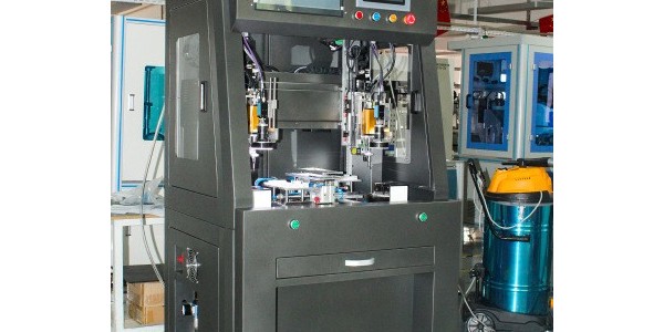 為什么要使用半自動(dòng)鎖螺絲機(jī)？-堅(jiān)豐股份